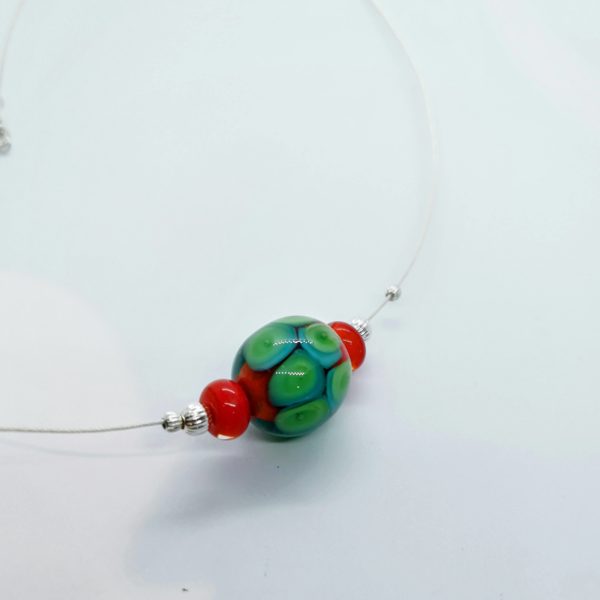Ras du cou rouge bleu et vert