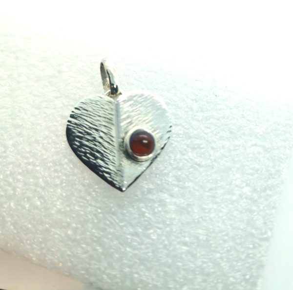 Pendentif Coeur avec grenat cabochon