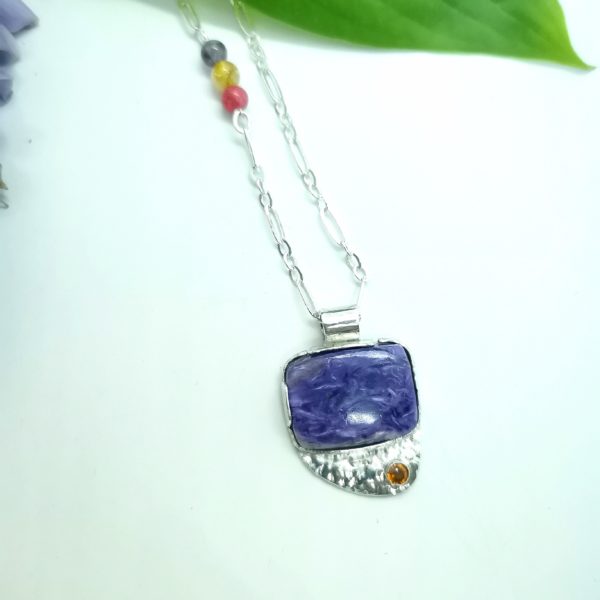 Pendentif en argent "Lumières du Gange" – Chrysocolle, saphir et or – Image 8