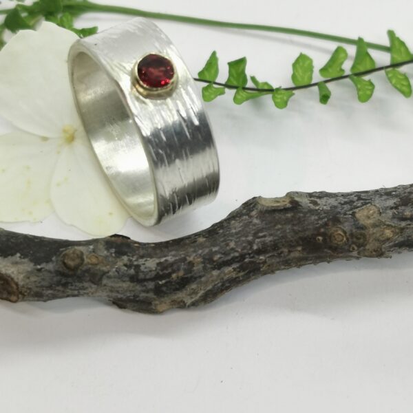 Bague argent, or et pierre fine collection "brut" grenat